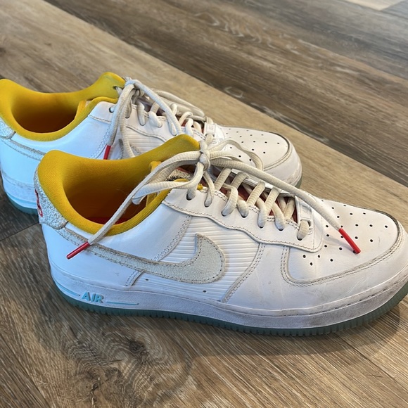 Nike - Picture 4 of 7